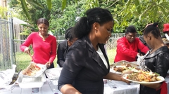 pic48 jeune dames servers