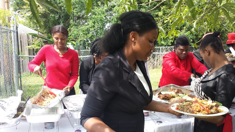 pic48 jeune dames servers